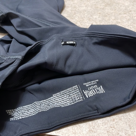 VICTORIA SPORT TOTAL KNOCKOUT SHORT GRAY LASER CUT CAPRI LENGTH LEGGINGS - Picture 10 of 11